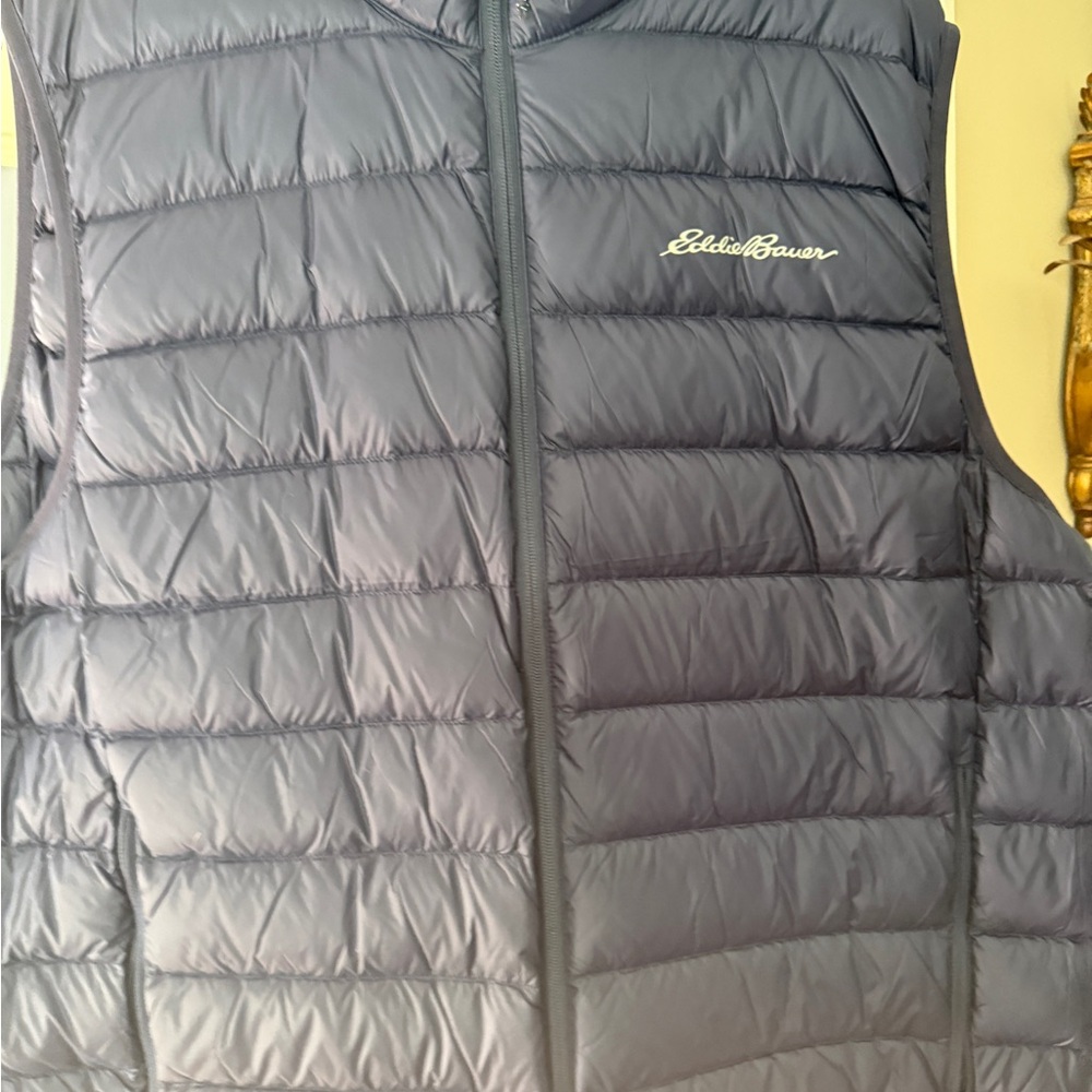 Eddie Bauer Men's Navy Quilted Vest- New with Tags